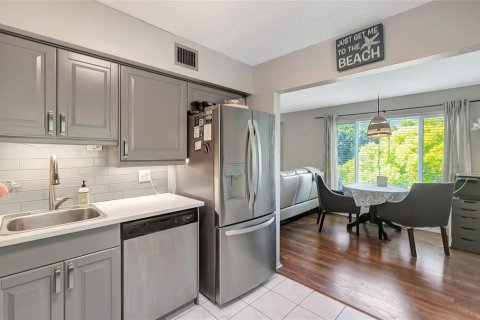Condo in Clearwater, Florida, 2 bedrooms  № 2092982 - photo 13