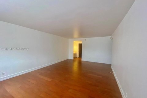 Apartment in Miami, Florida 2 bedrooms, 181.16 sq.m. № 1995737 - photo 11