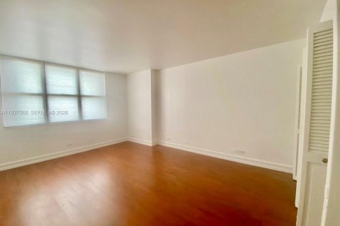 Apartment in Miami, Florida 2 bedrooms, 181.16 sq.m. № 1995737 - photo 13