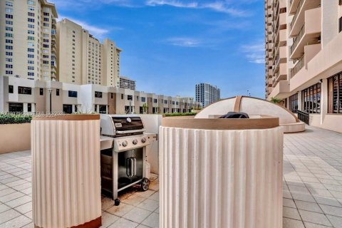 Apartment in Miami, Florida 2 bedrooms, 181.16 sq.m. № 1995737 - photo 28