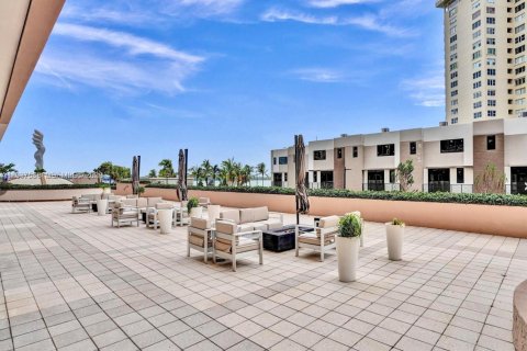 Apartment in Miami, Florida 2 bedrooms, 181.16 sq.m. № 1995737 - photo 24