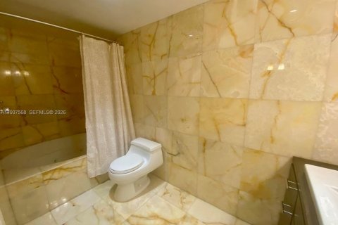 Apartment in Miami, Florida 2 bedrooms, 181.16 sq.m. № 1995737 - photo 14