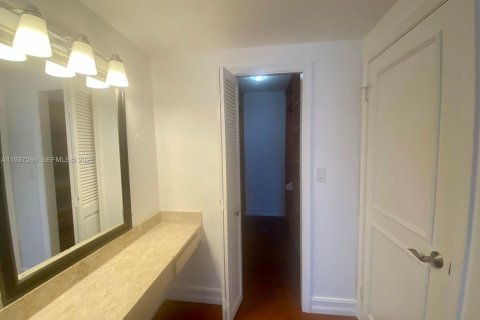 Apartment in Miami, Florida 2 bedrooms, 181.16 sq.m. № 1995737 - photo 17