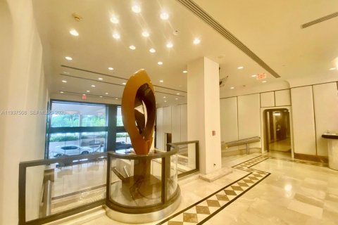 Apartment in Miami, Florida 2 bedrooms, 181.16 sq.m. № 1995737 - photo 21