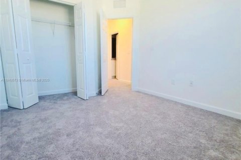 Adosado en alquiler en Miami, Florida, 3 dormitorios, 133.87 m2 № 1958591 - foto 16