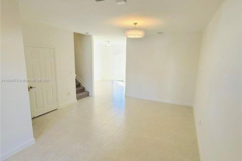 Adosado en alquiler en Miami, Florida, 3 dormitorios, 133.87 m2 № 1958591 - foto 3