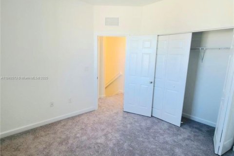 Adosado en alquiler en Miami, Florida, 3 dormitorios, 133.87 m2 № 1958591 - foto 17