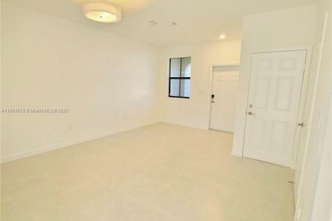 Adosado en alquiler en Miami, Florida, 3 dormitorios, 133.87 m2 № 1958591 - foto 2