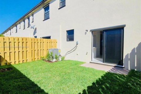 Adosado en alquiler en Miami, Florida, 3 dormitorios, 133.87 m2 № 1958591 - foto 10