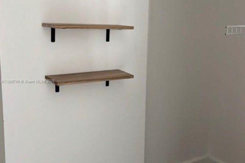 Снять в аренду кондоминиум в Майами, Флорида 1 спальня, 76.83м2, № 1947998 - фото 10