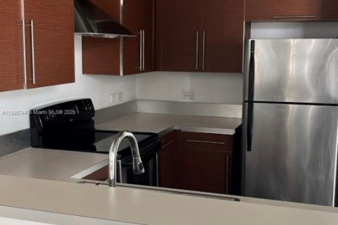 Снять в аренду кондоминиум в Майами, Флорида 1 спальня, 76.83м2, № 1947998 - фото 5