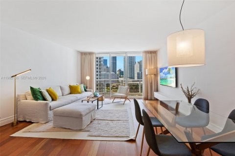 Condo in Miami, Florida, 2 bedrooms  № 2056293 - photo 3