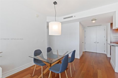 Condo in Miami, Florida, 2 bedrooms  № 2056293 - photo 10