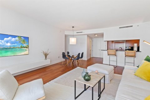 Condo in Miami, Florida, 2 bedrooms  № 2056293 - photo 9