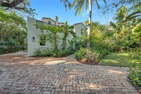 Villa ou maison à Miami, Floride 5 chambres, 287.07 m2 № 2036182