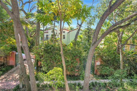 Villa ou maison à vendre à Miami, Floride: 5 chambres, 287.07 m2 № 2036182 - photo 3