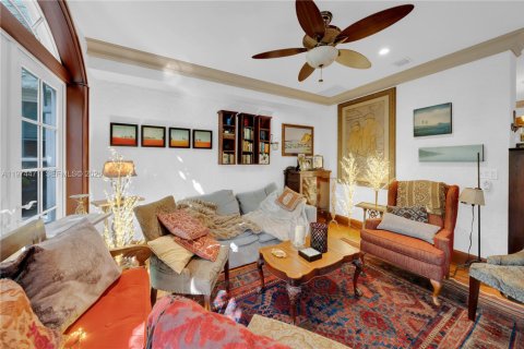 Villa ou maison à vendre à Miami, Floride: 5 chambres, 287.07 m2 № 2036182 - photo 29