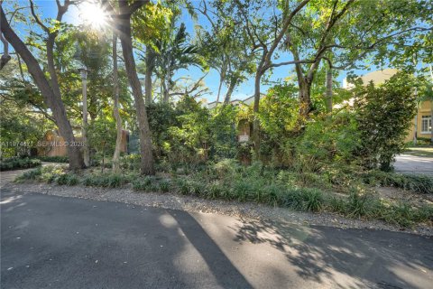 Villa ou maison à vendre à Miami, Floride: 5 chambres, 287.07 m2 № 2036182 - photo 17