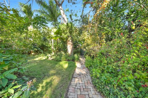 Villa ou maison à vendre à Miami, Floride: 5 chambres, 287.07 m2 № 2036182 - photo 11