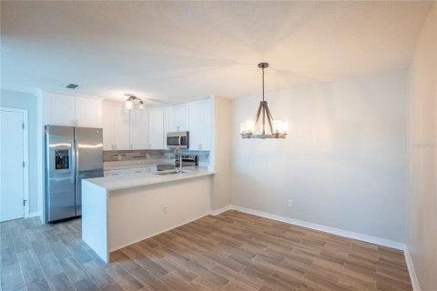 Townhouse in Ormond Beach, Florida 3 bedrooms, 168.9 sq.m. № 1750285 - photo 5