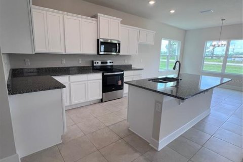 House in Saint Cloud, Florida 4 bedrooms, 204.57 sq.m. № 1843285 - photo 10