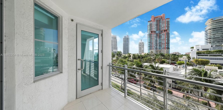 Condo in Miami Beach, Florida, 1 bedroom  № 1978729