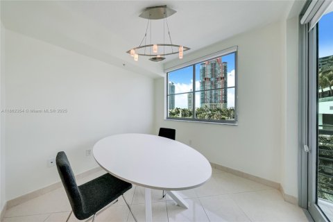 Condo in Miami Beach, Florida, 1 bedroom  № 1978729 - photo 5