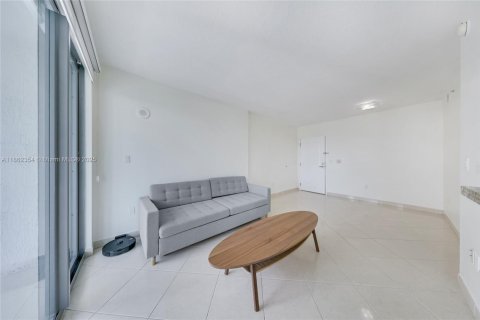 Condo in Miami Beach, Florida, 1 bedroom  № 1978729 - photo 4