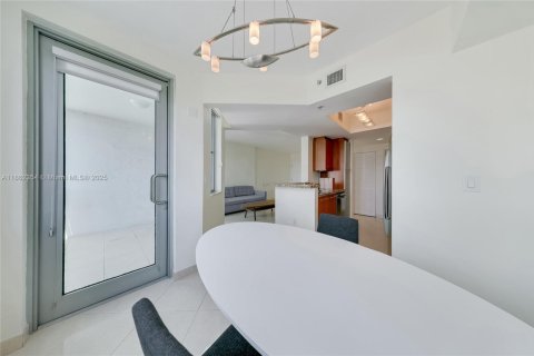 Condo in Miami Beach, Florida, 1 bedroom  № 1978729 - photo 6