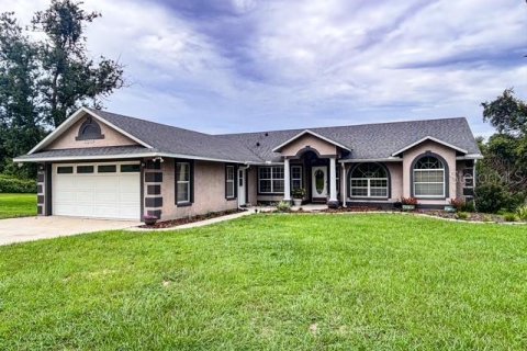 Casa en Howey-in-the-Hills, Florida 5 dormitorios, 209.77 m2 № 2285488