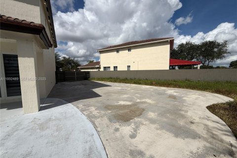 Villa ou maison à louer à Homestead, Floride: 4 chambres, 237.74 m2 № 2152447 - photo 23