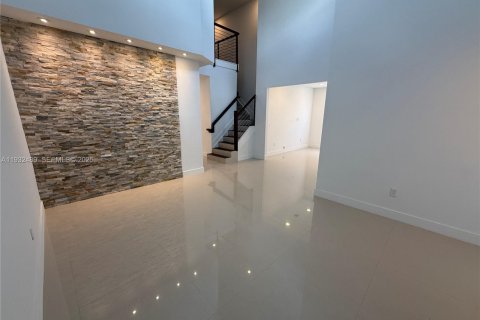 Villa ou maison à louer à Homestead, Floride: 4 chambres, 237.74 m2 № 2152447 - photo 3