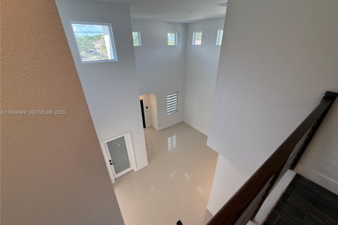 Villa ou maison à louer à Homestead, Floride: 4 chambres, 237.74 m2 № 2152447 - photo 11