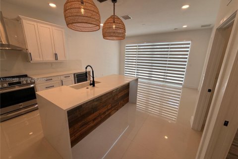 Villa ou maison à louer à Homestead, Floride: 4 chambres, 237.74 m2 № 2152447 - photo 6