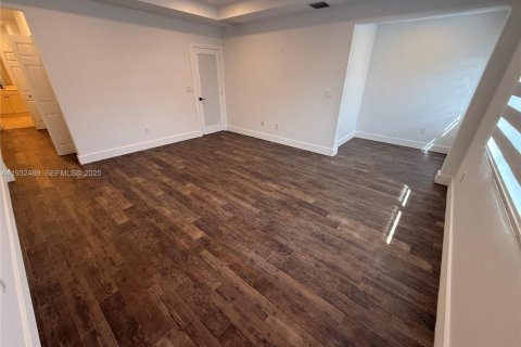 Villa ou maison à louer à Homestead, Floride: 4 chambres, 237.74 m2 № 2152447 - photo 17