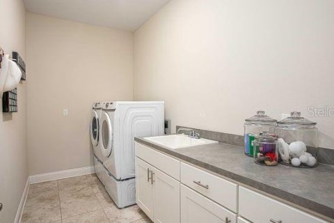 House in Beverly Hills, Florida 4 bedrooms, 290.78 sq.m. № 1841940 - photo 20