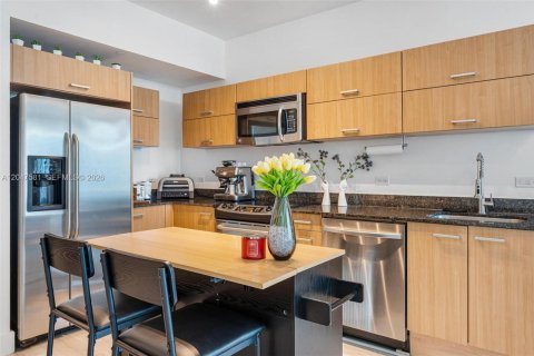 Condo in Miami, Florida, 1 bedroom  № 2186168 - photo 5
