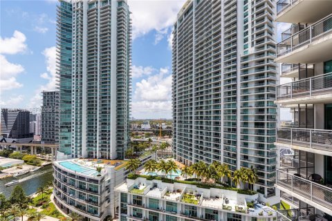 Condo in Miami, Florida, 1 bedroom  № 2186168 - photo 22