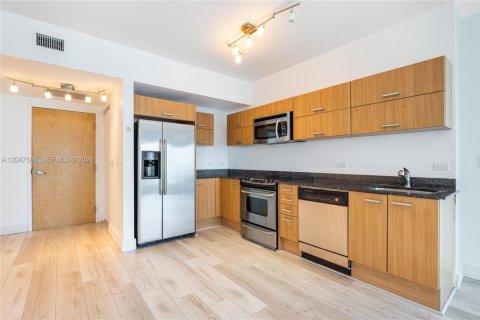Condo in Miami, Florida, 1 bedroom  № 2186168 - photo 30