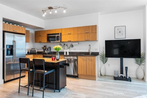 Condo in Miami, Florida, 1 bedroom  № 2186168 - photo 4