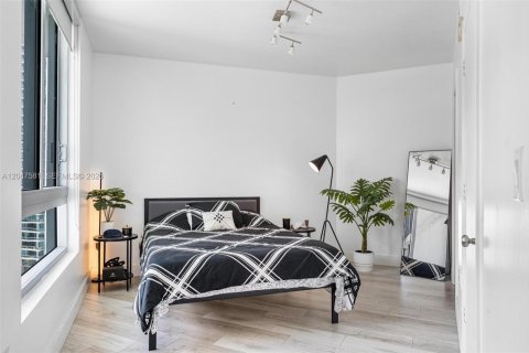 Condo in Miami, Florida, 1 bedroom  № 2186168 - photo 15