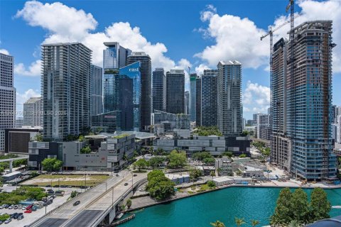 Condo in Miami, Florida, 1 bedroom  № 2186168 - photo 11