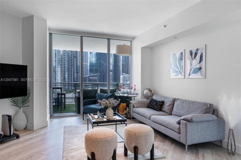Condo in Miami, Florida, 1 bedroom  № 2186168 - photo 2