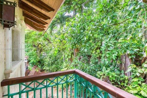 Снять в аренду виллу или дом в Майами, Флорида 3 спальни, 431.62м2, № 1966777 - фото 28