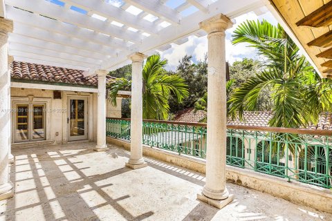 Снять в аренду виллу или дом в Майами, Флорида 3 спальни, 431.62м2, № 1966777 - фото 25