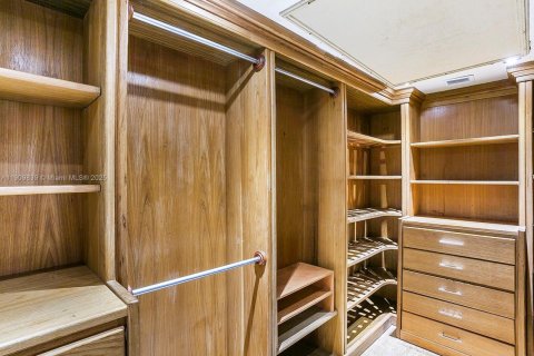 Снять в аренду виллу или дом в Майами, Флорида 3 спальни, 431.62м2, № 1966777 - фото 23