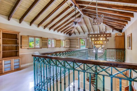 Снять в аренду виллу или дом в Майами, Флорида 3 спальни, 431.62м2, № 1966777 - фото 20