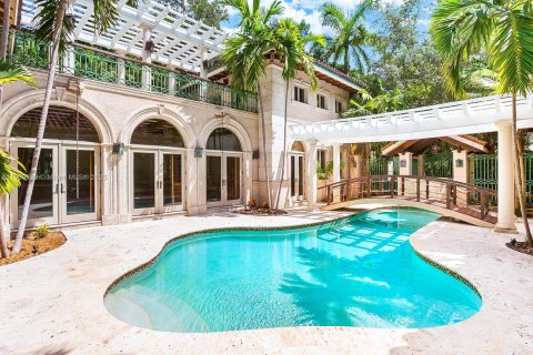Снять в аренду виллу или дом в Майами, Флорида 3 спальни, 431.62м2, № 1966777 - фото 1