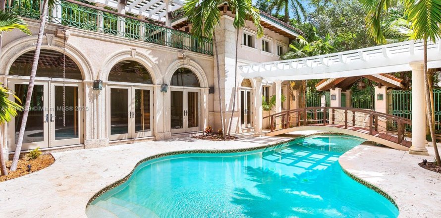 Дом в Майами, Флорида 3 спальни, 431.62м2 № 1966777