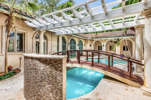 Снять в аренду виллу или дом в Майами, Флорида 3 спальни, 431.62м2, № 1966777 - фото 12